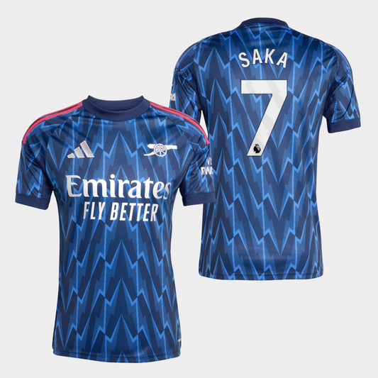 Arsenal 2025/26 visitante aficionado Saka 7
